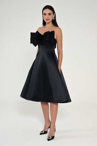 Straplez Önü Çiçekli Fiyonk Saten Midi Elbise Siyah - 42