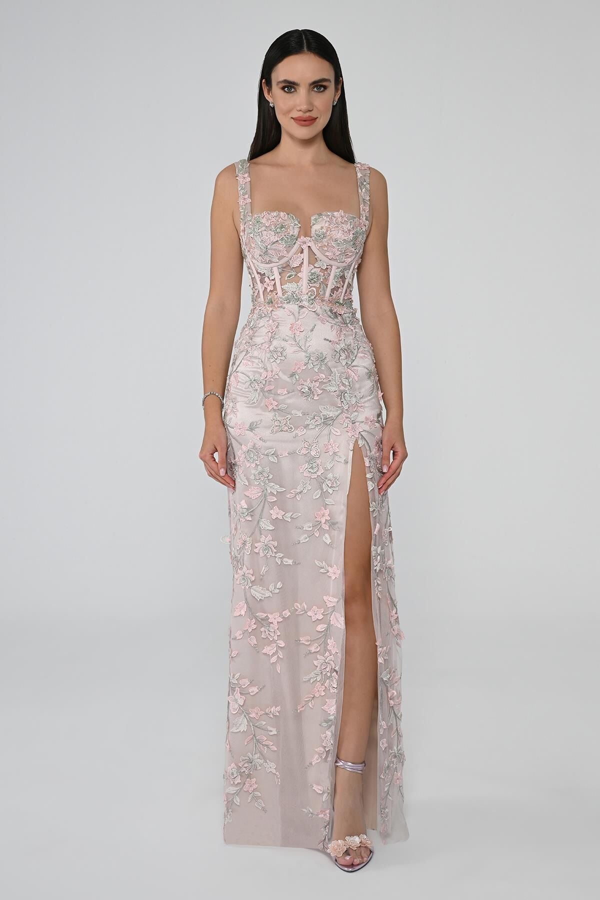KLEID MIT HÄNGENDER TAILLE TRANSPARENT SPLIT