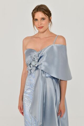 Tek Askılı Çiçek Aksesuarlı Payetli Saten Uzun Elbise AÇIK MAVİ - 38