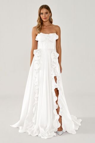 Trägerloses, langes Chiffonkleid mit Rüschen und doppeltem Schlitz, Weiß - 44