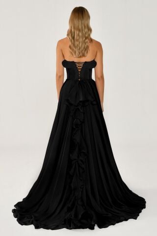 Trägerloses, langes Chiffonkleid mit Rüschen und doppeltem Schlitz, Schwarz - 42