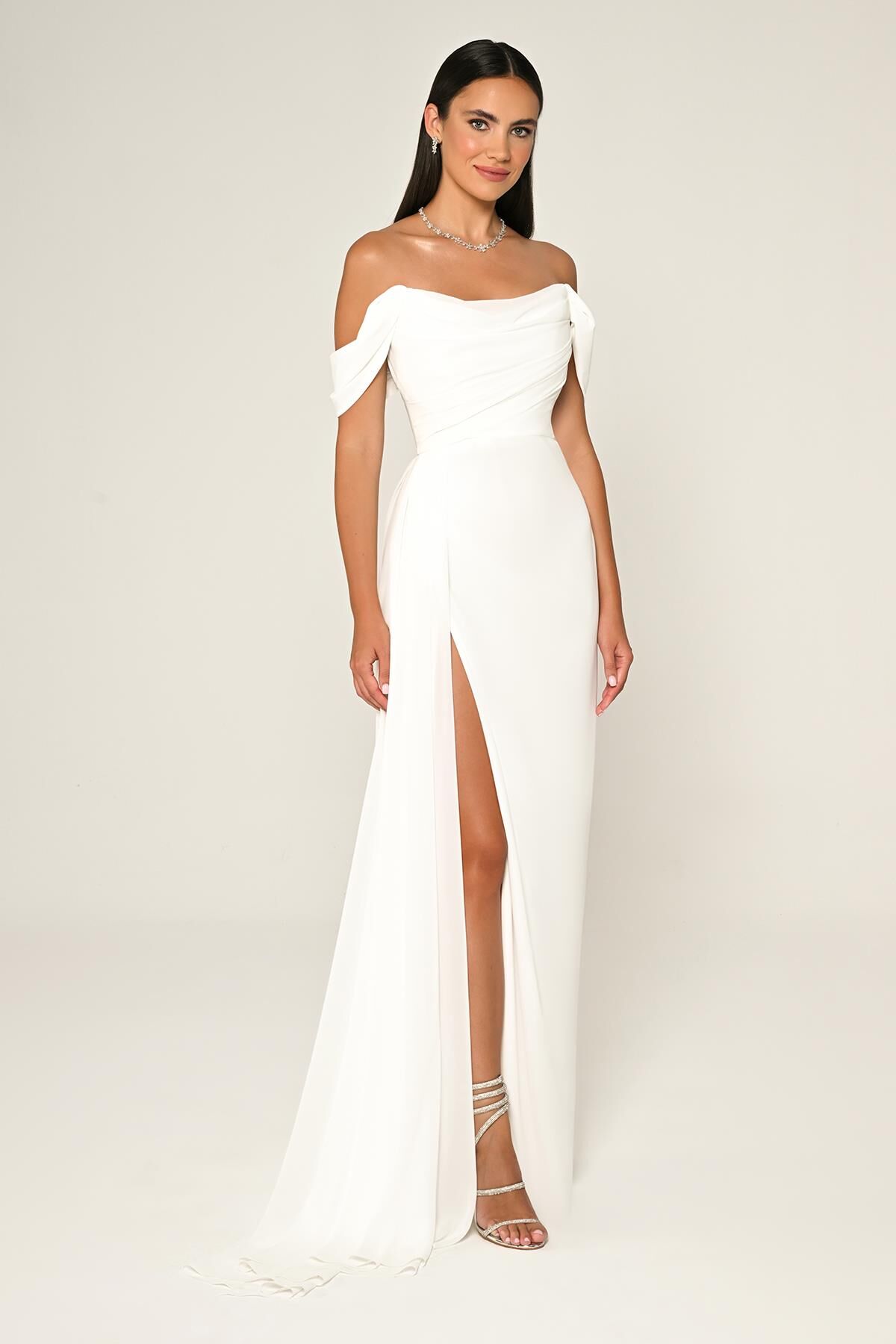 Düşük Omuz Yandan Yırtmaçlı Şifon Uzun Elbise Beyaz - 44