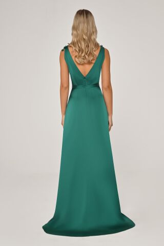 Çift Yırtmaçlı Çiçek Aksesuarlı Saten Uzun Elbise ZÜMRÜT - 38