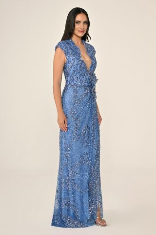 Dekolteli Beli Çiçek Aksesuarlı Payet Uzun Elbise İNDİGO - 42