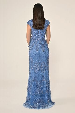 Dekolteli Beli Çiçek Aksesuarlı Payet Uzun Elbise İNDİGO - 42