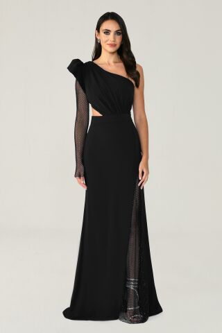 Langes Kleid mit Schlitz und transparenten Ärmeln, Schwarz – 44