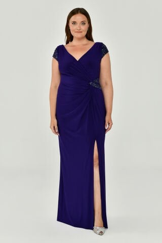 V-NECK SHORT SLEEVE LONG DRESS WITH ACCESSORIES AT THE waist