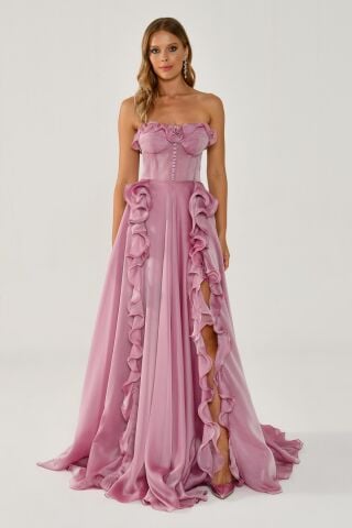 Trägerloses, langes Chiffonkleid mit Rüschen und doppeltem Schlitz, Rosa - 38