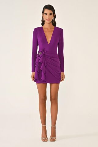 Uzun Kol Vatkalı Sırt Dekolteli Çiçek Aksesuarlı Kısa Elbise Mor - 40