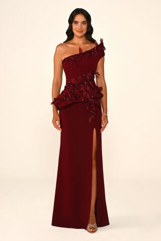 Tek Omuz Taşlı Aksesuarlı Yırtmaçlı Krep Uzun Elbise Bordo - 36