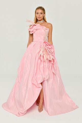 Straplez Tüy Aksesuarlı Prenses Parlak Kumaş Uzun Elbise Pembe - 38