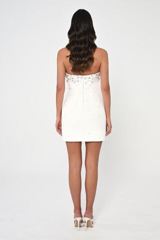 Trägerloses kurzes Kleid aus Crêpe mit Steinstickereien, Weiß - 36