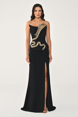 Straplez Taşlı Yılan Aksesuarlı Uzun Elbise