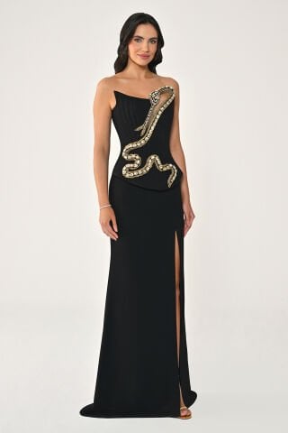 Straplez Taşlı Yılan Aksesuarlı Uzun Elbise