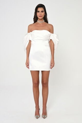 Düşük Balon Kol Straplez Kısa Saten Elbise