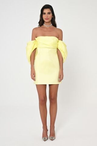 Düşük Balon Kol Straplez Kısa Saten Elbise