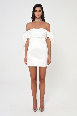 Düşük Balon Kol Straplez Kısa Saten Elbise
