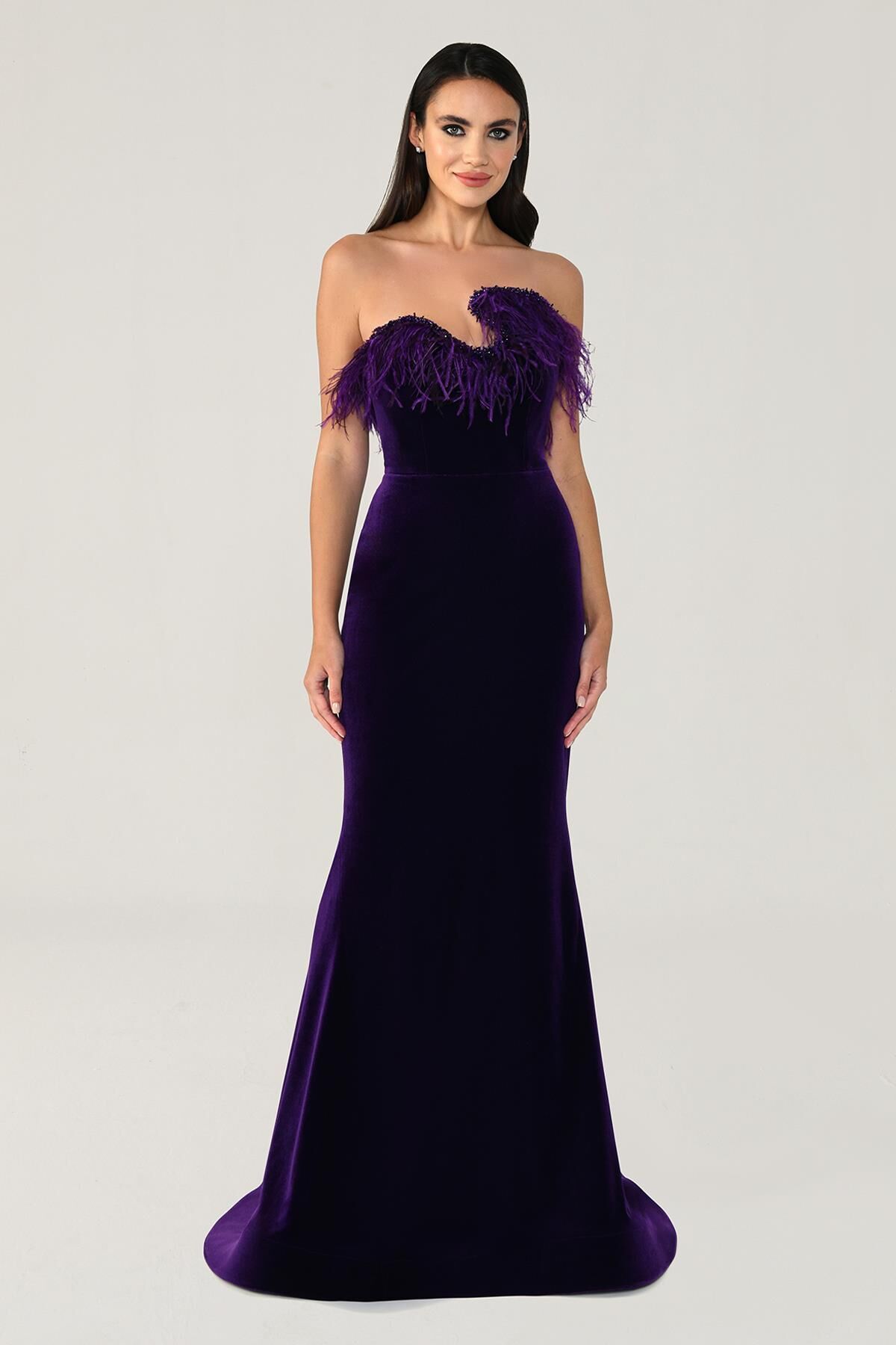 Straplez Üstü Tüylü Asimetrik Kesim  Kadife Uzun Elbise KOYU MOR - 44