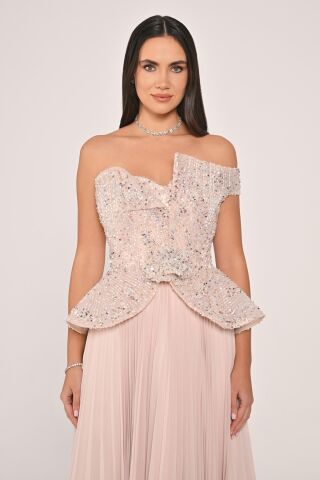 Tek Düşük Omuz Üstü Payet Eteği Pliseli Şifon Uzun Elbise Pudra - 36