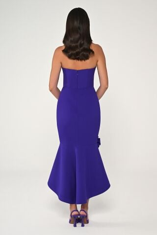 Askılı Kalp Göğüs Çiçek Aksesuarlı Midi Elbise Mor - 42