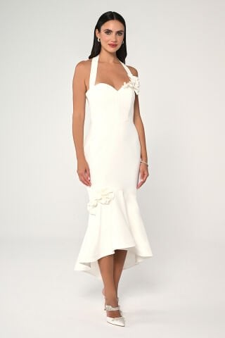 Askılı Kalp Göğüs Çiçek Aksesuarlı Midi Elbise