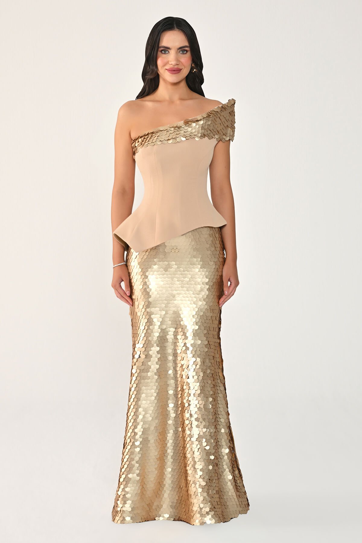 Tek Omuz Üst Asimetrik Kesim Pullu Uzun Elbise