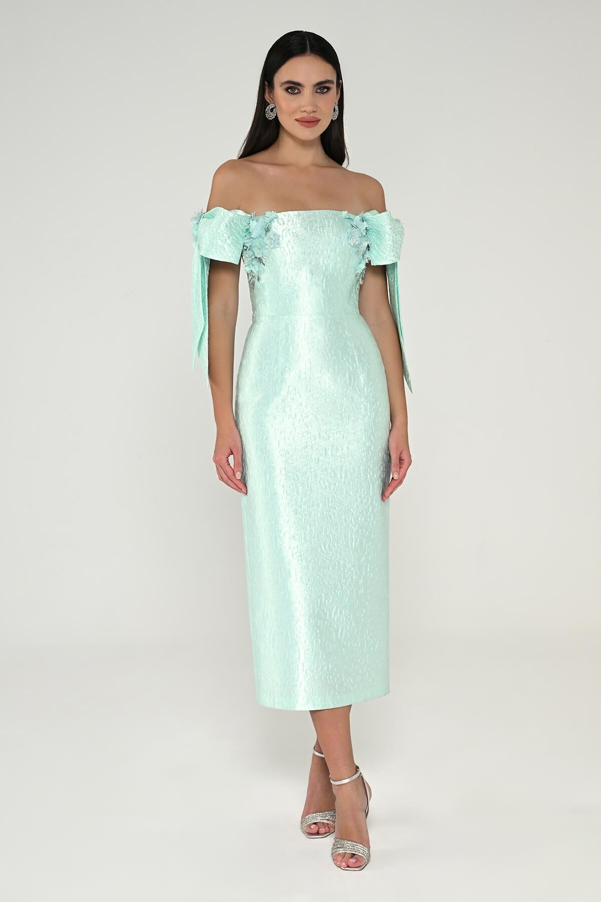 Düşük Fiyonklu Omuz Jakar Kumaş Midi Elbise MİNT - 42