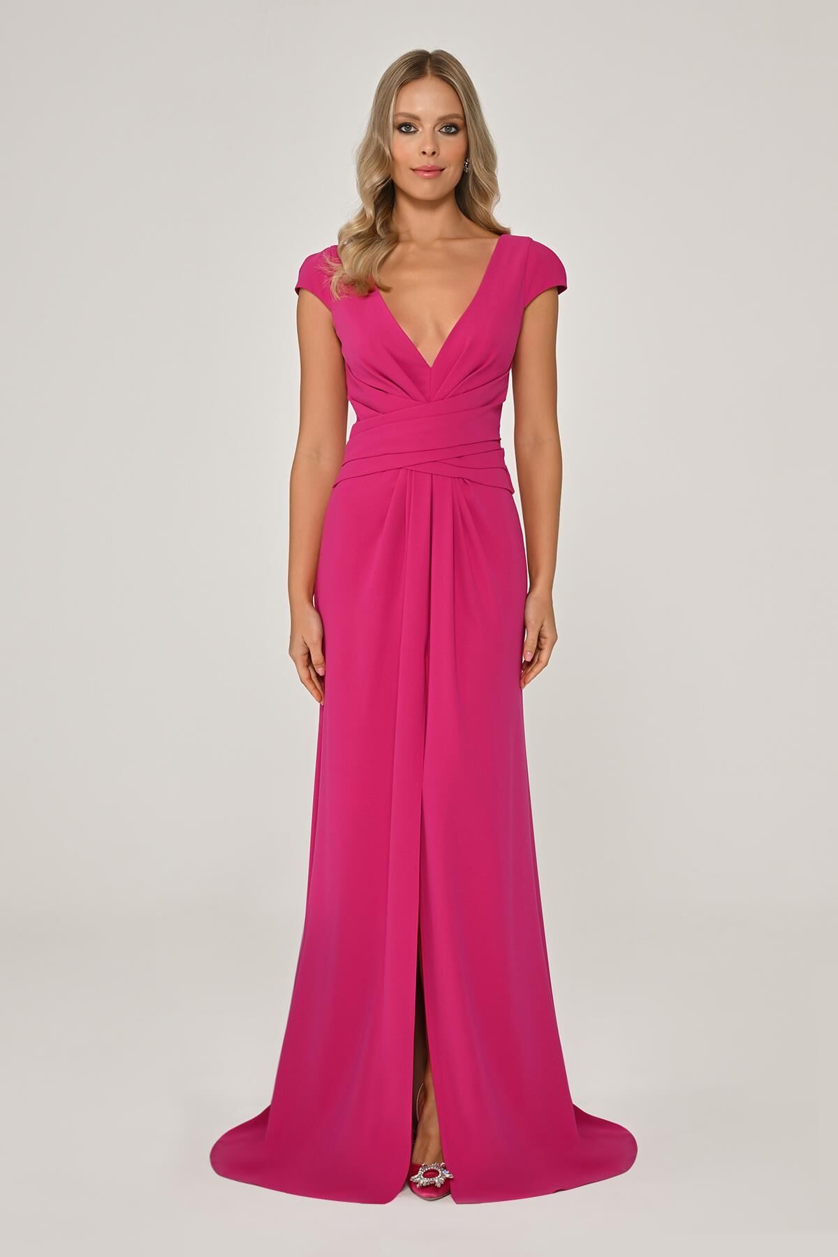 Derin V Yaka Önden Drapeli Kuyrukluı Krep Uzun Elbise Fuşya - 38