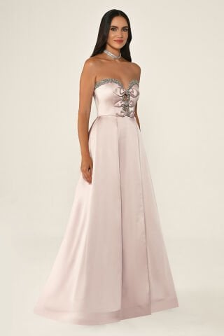 Straplez Göğüs Taşlı Saten Uzun Elbise