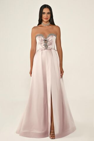 Straplez Göğüs Taşlı Saten Uzun Elbise