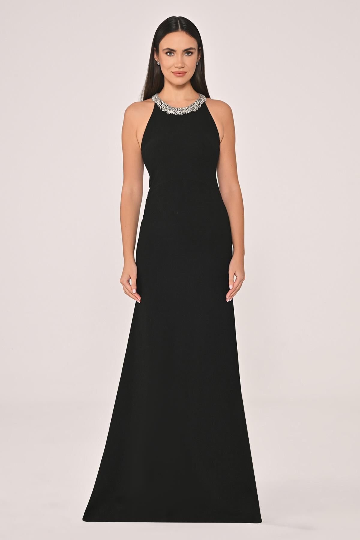 Yaka Ve Sırtı Aksesuarlı Krep Uzun Elbise Siyah - 40