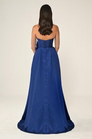 Straplez Bel Çiçek Aksesuarlı Organze Uzun Elbise Lacivert - 36