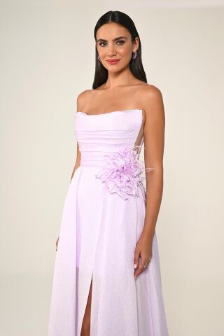 Straplez Bel Çiçek Aksesuarlı Organze Uzun Elbise Lila - 42