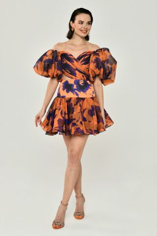 Kurzes Chiffonkleid mit Ballonärmeln und Herzausschnitt in Lila/Orange – 36
