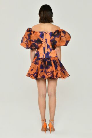 Kurzes Chiffonkleid mit Ballonärmeln und Herzausschnitt in Lila/Orange – 36