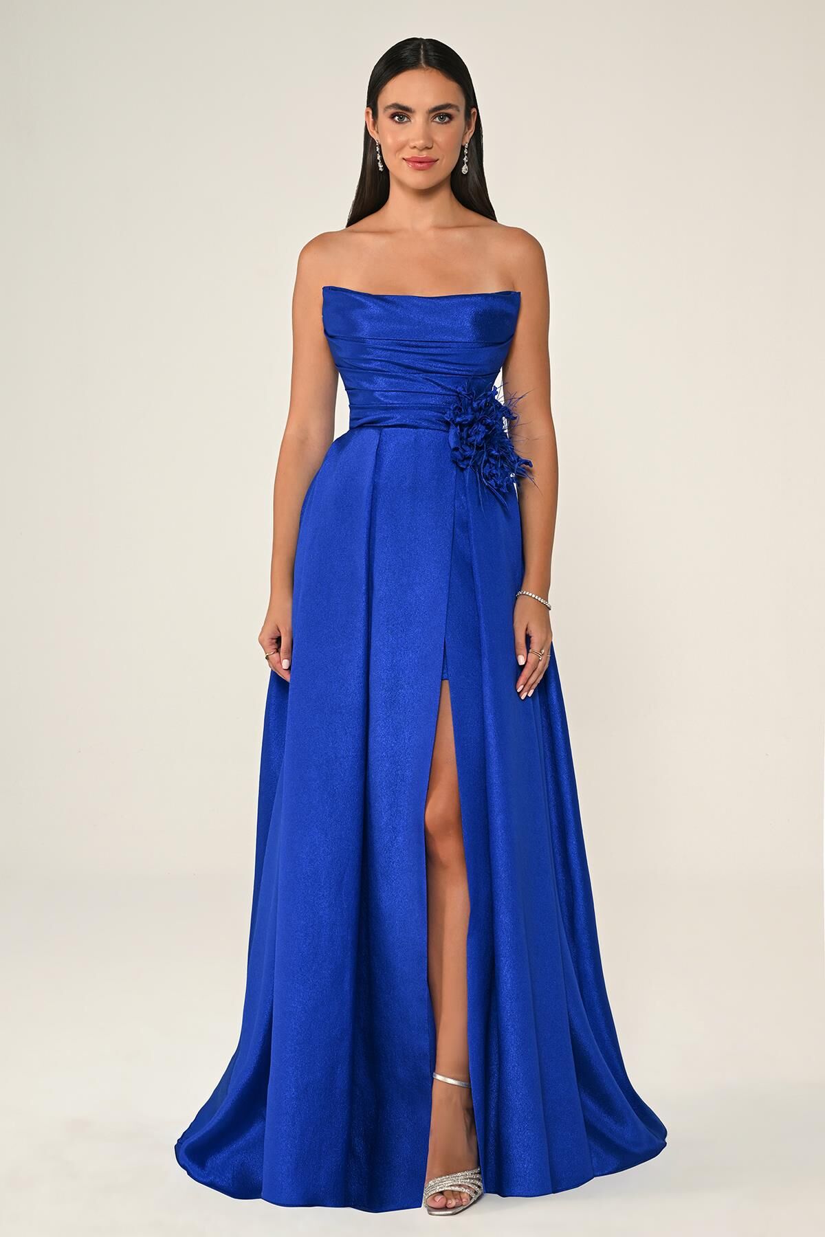 Straplez Bel Çiçek Aksesuarlı Organze Uzun Elbise SAKS - 42