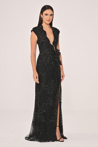 Dekolteli Beli Çiçek Aksesuarlı Payet Uzun Elbise Siyah - 40