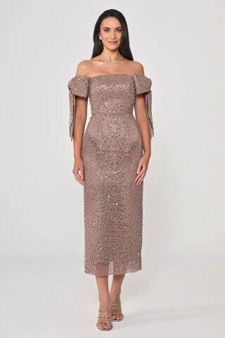 Düşük Fiyonklu Omuz Boncuklu Kumaş Midi Elbise