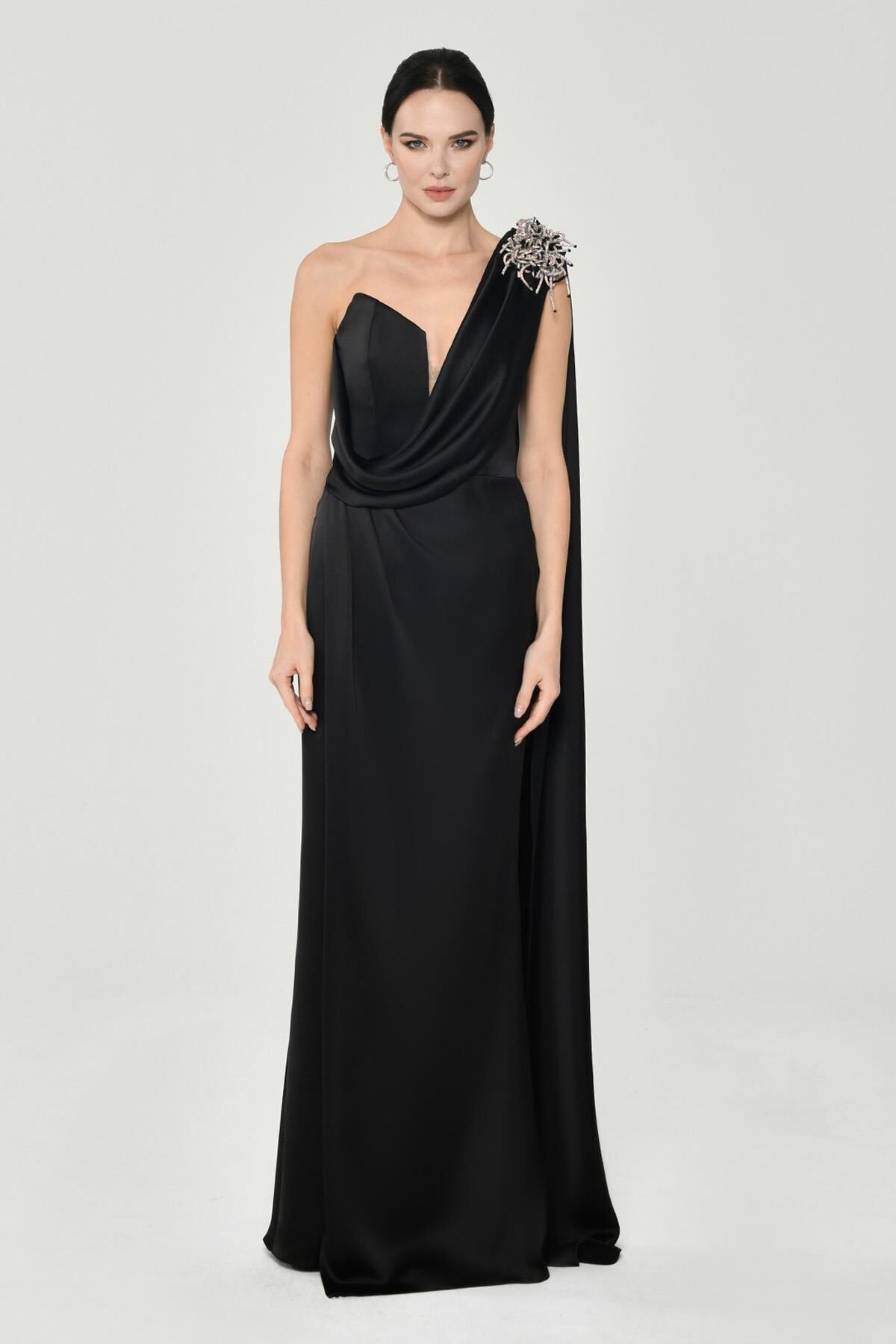 LONG DRESS WITH ONE SHOULDER BROOCHES Black - 46