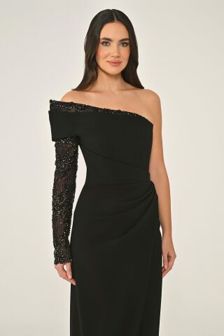 Boncuklu Tek Kollu Önden Yırtmaçlı Krep Uzun Elbise Siyah - 44