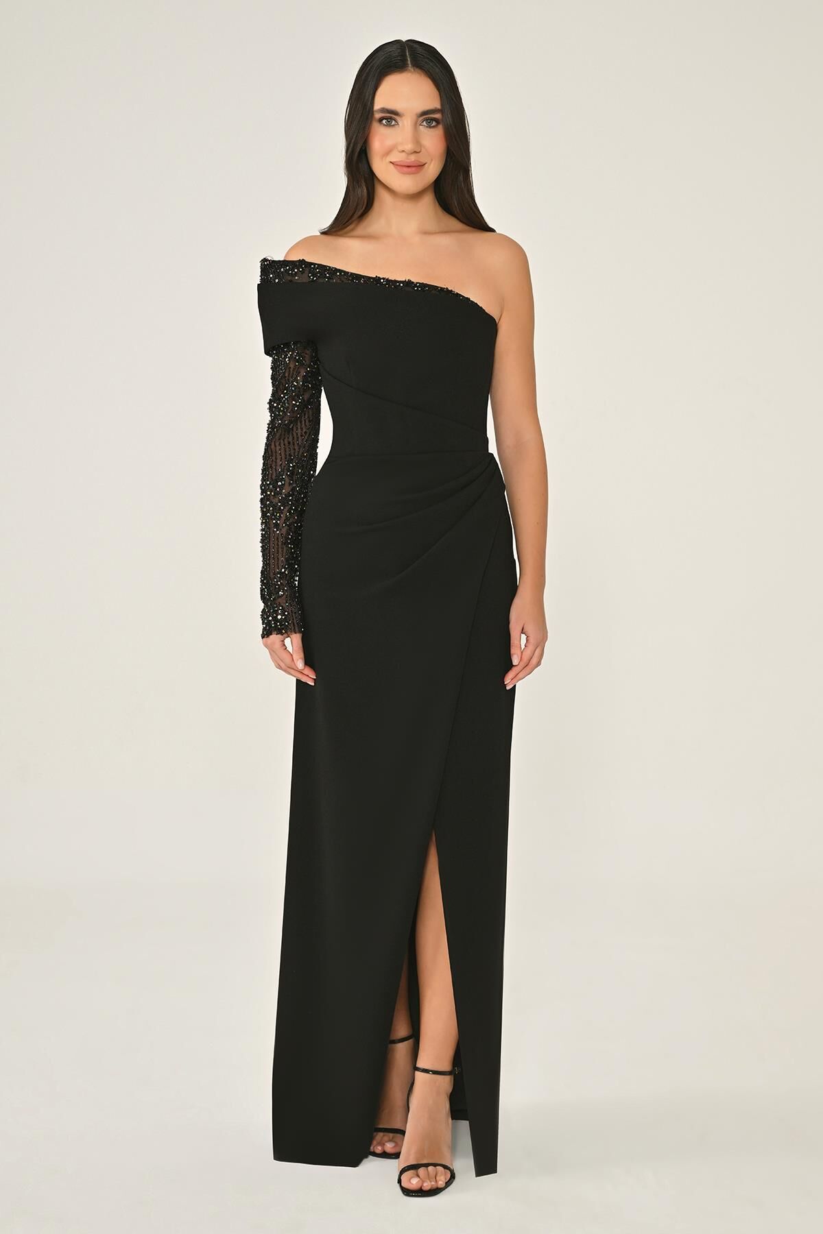 Boncuklu Tek Kollu Önden Yırtmaçlı Krep Uzun Elbise Siyah - 44