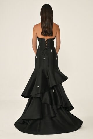 Straplez Katlı Etek Taşlı Saten Uzun Elbise