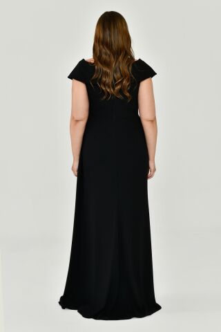 Langes Crêpe-Kleid mit V-Ausschnitt und Schlitz, Schwarz - 42