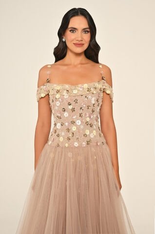 Düşük Omuz Üst Payet 3 Boyut Çiçek Aksesuarlı Tül Uzun Elbise