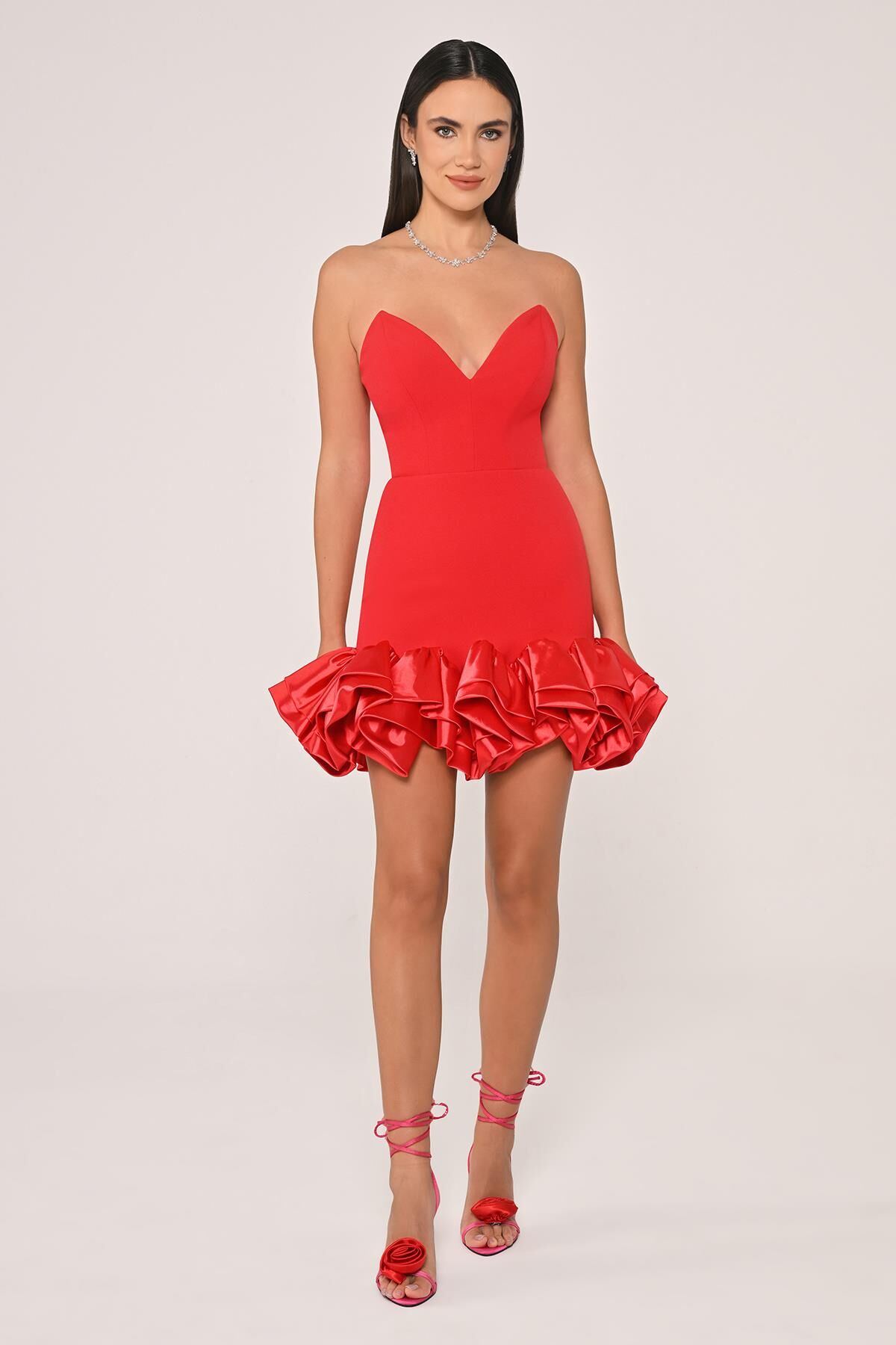 Straplez Eteği Saten Fırfırlı Krep Kısa Elbise Kırmızı - 36