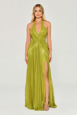 Langes Kleid aus glänzendem Chiffon mit V-Ausschnitt, Plissee und Schlitz