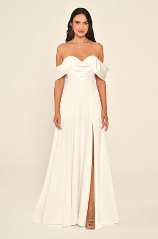 Düşük Omuz Kalp Göğüs Önden Yırtmaçlı Uzun Elbise