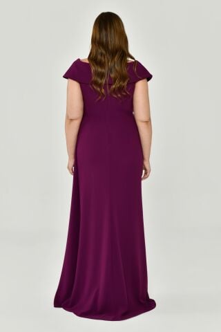Langes Crêpe-Kleid mit V-Ausschnitt und Schlitz, Pflaume - 42