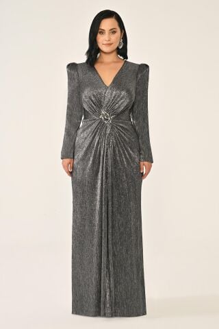 Uzun Kollu Vatkalı Broşlu Parlak Şifon Uzun Elbise