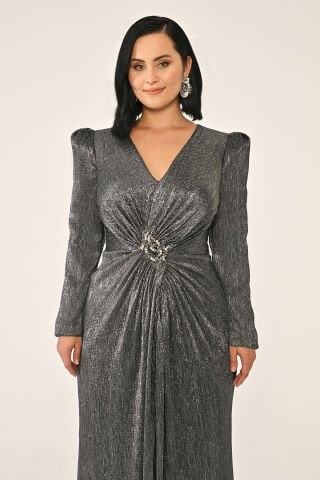 Uzun Kollu Vatkalı Broşlu Parlak Şifon Uzun Elbise